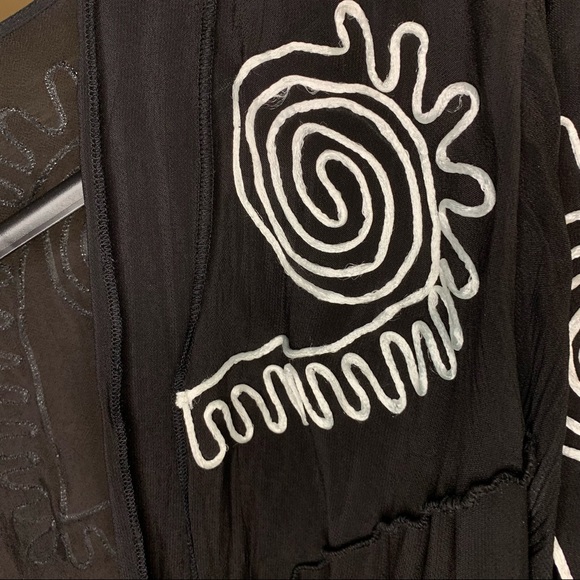 SterlingStyles  Black open front overblouse with white piping design - Picture 5 of 5